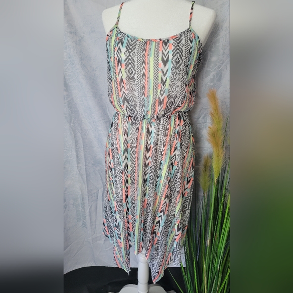 No boundaries lady's summer dress...id#025 - Picture 1 of 5